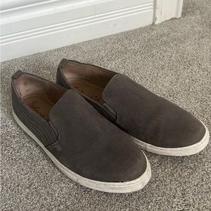 Splendid Crocodile texture gray slides size 9.5
